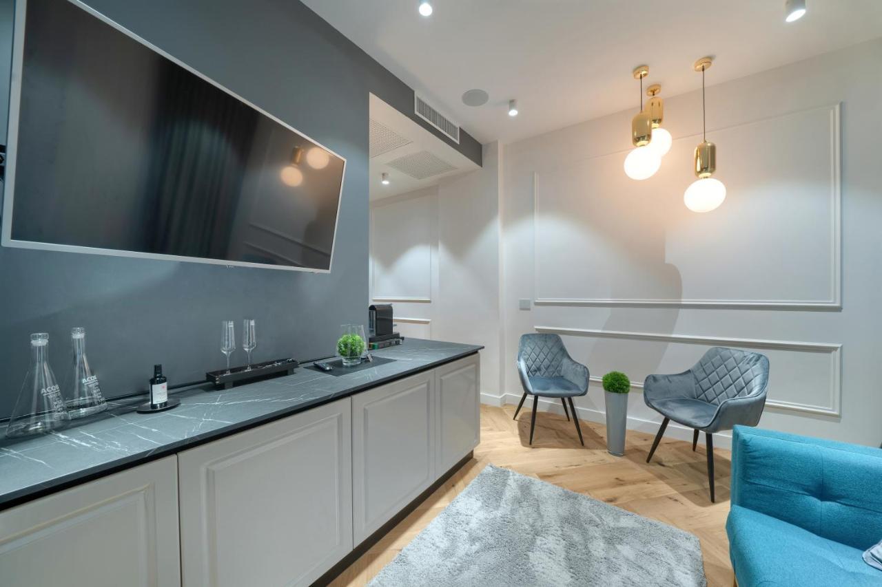 Elysium Apartment *